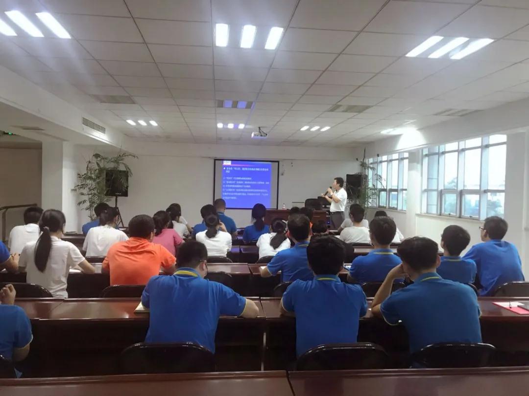 Сотрудники TriLink Huihuang